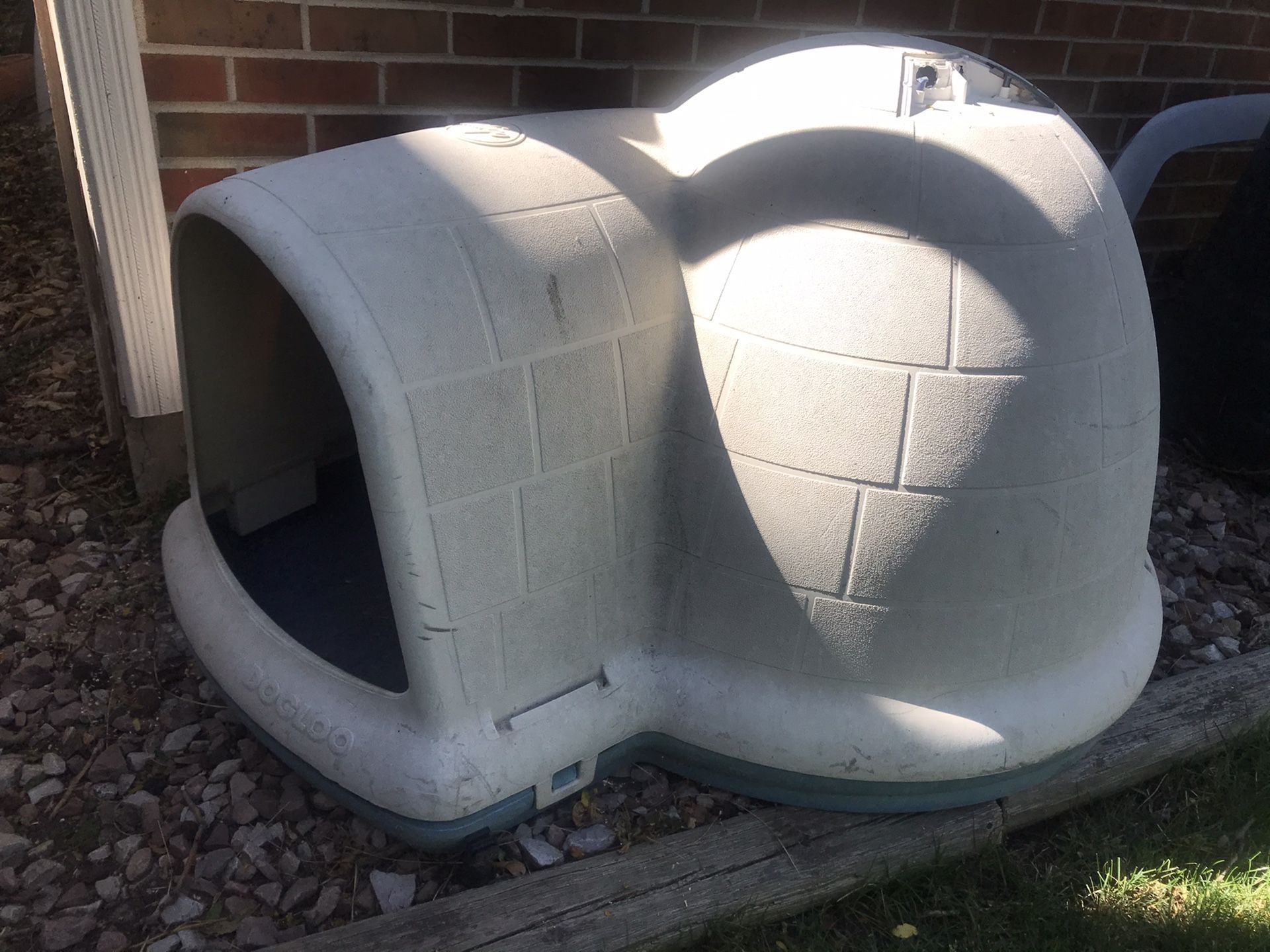 Dog house for larger breeds