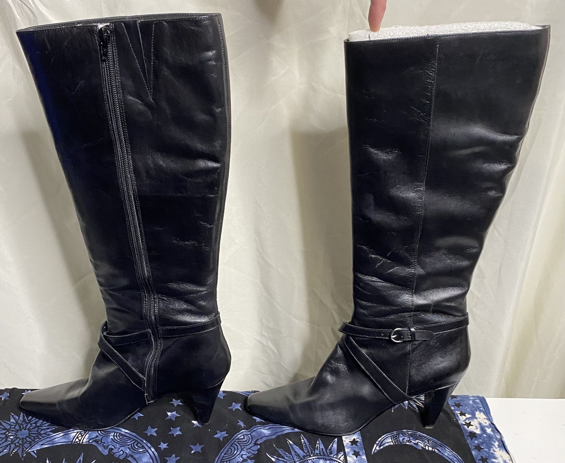 Bandolino Black Leather Boots