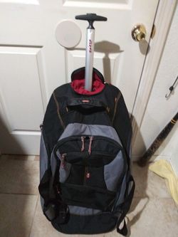 Levis wheeled LARGE bag/luggage.