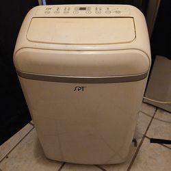 WA-1240AEL portable air conditioner. This 12,000 BTU unit