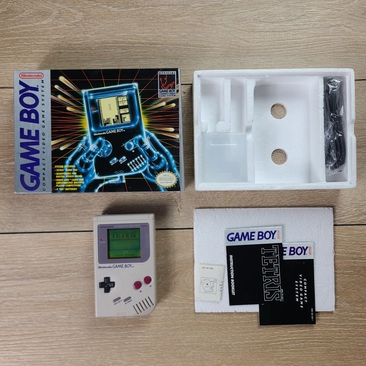 Nintendo GameBoy System Original Gray With Box
