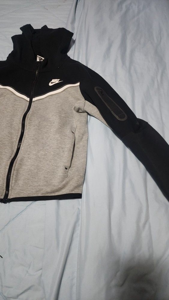 Nike Tech