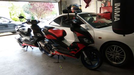2007 Aprilia SR50 Fuel injected, Watercooled, 2stroke 50cc Street legal scooter, top of line italian scooter with Full Overhaul with Skf bearings OEM