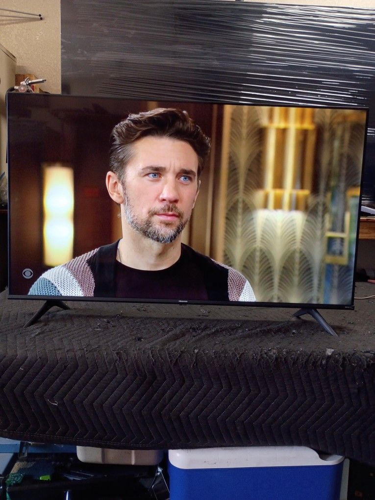 50 Inch Hisense Android 4k Smart TV Beautiful Tv Comes With Remote Control Shows Great Quality Clear Picture Works Fantastic Guaranteed