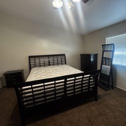 Cal King Bedroom Set