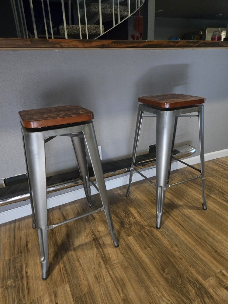 2 30" Metal/wood Bar Stools