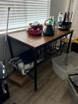 Table & chairs