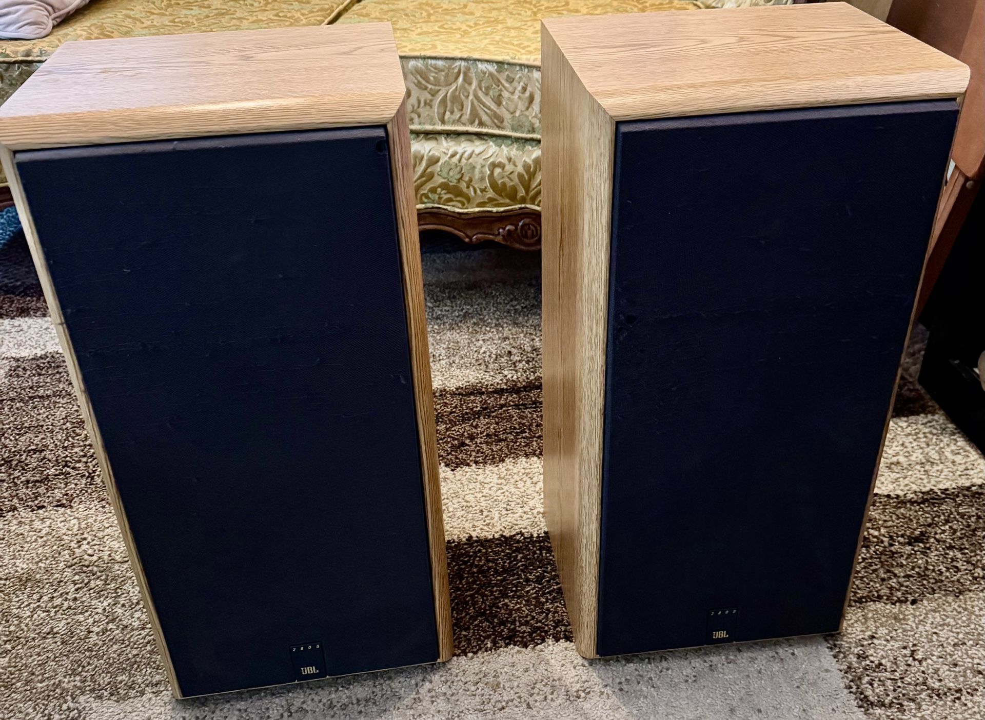 For Sale JBL 2800 Wooden Bookshelf LOUDSPEAKERS 8" DRIVER .5 TITANIUM TWEETER 23"H 17"L