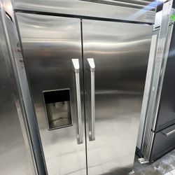 G E Monogram 42” Built In Refri 