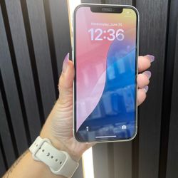 iPhone 12 64 GB Unlocked 