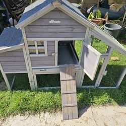 Outdoor Chicken Coop with Run, 2-Story Wooden Hen House with Wheels, Waterproof Roof & Pull-Out Tray for 2-4 Chickens (Grey)