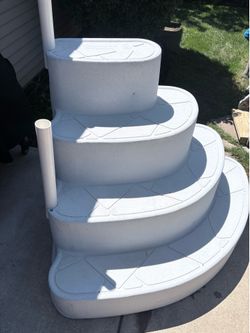 Pool stairs