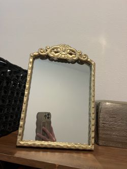 Gold mirror