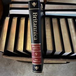 Complete Set Encyclopedia Britannica 1988