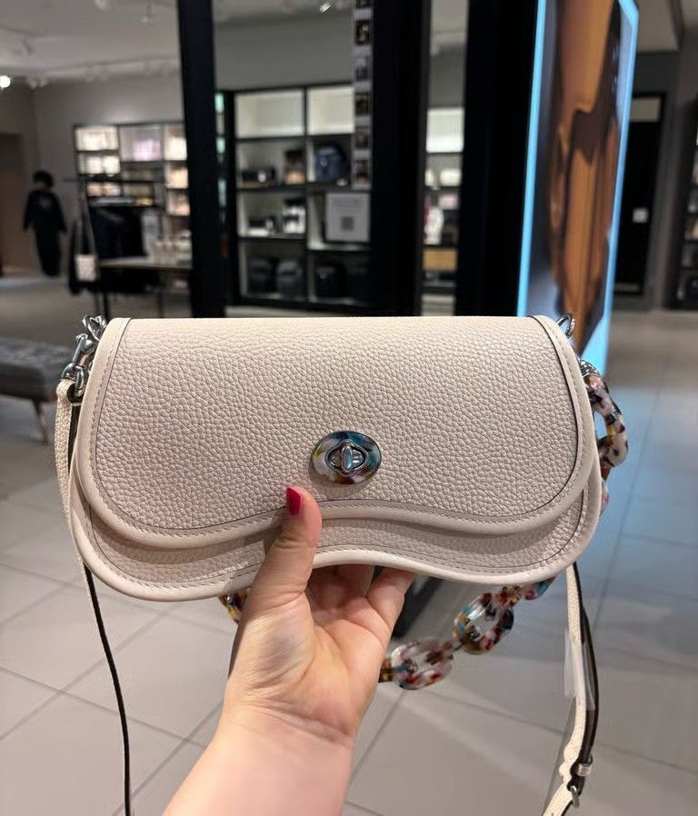 NWT Coach Wavy Dinky In Coachtopia Leather Cloud CW807