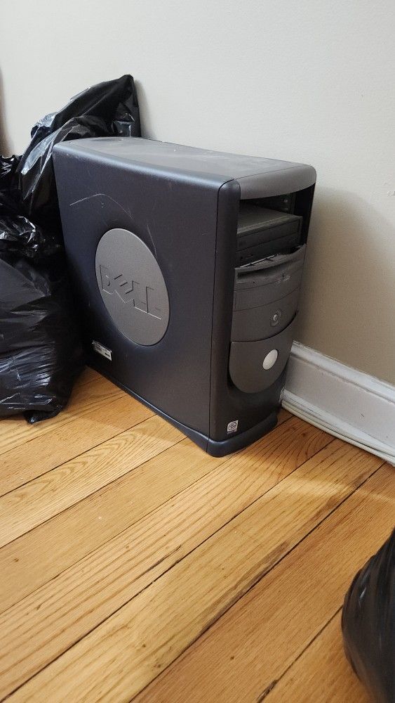 Old Dell Computer Desktop *Open Offer*