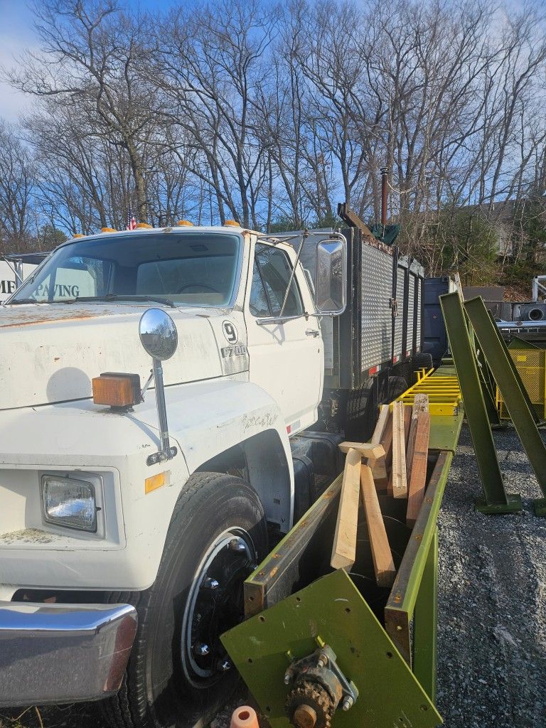 1987 Ford F-700