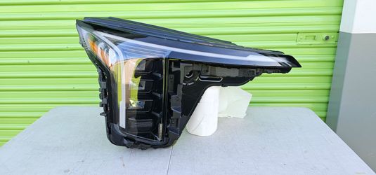 Kia carnival headlight