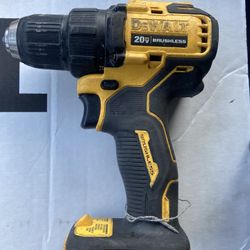 Dewalt Drill Include Battery And Charger 