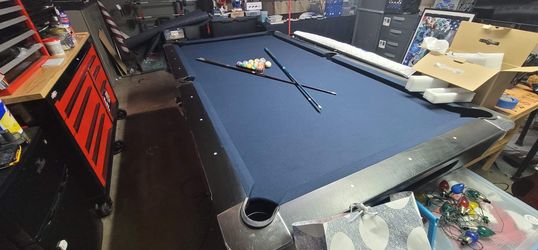 Tournament Pool Table 