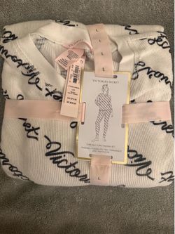 Women’s Victoria secret PJS