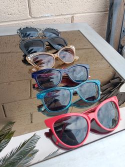 Sunglasses! Women's 6 Pairs $15!