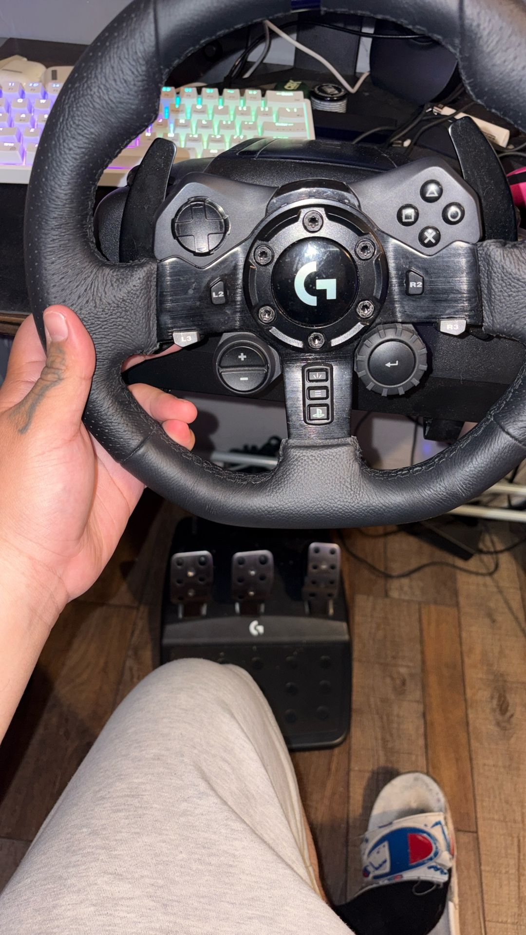 G923