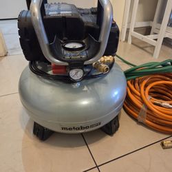 Metabo 6 Gallon Compressor W/ 2 Hoses 