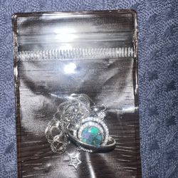 Opal Silver Necklace. 