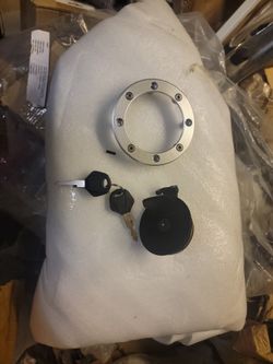 Fuel Tank Gas Cap. 1(contact info removed) Suzuki Katna. GSXR(contact info removed)-2003. GSXR(contact info removed)-2003