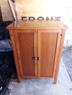 21 w x 14 d x 31 h wood cabinet