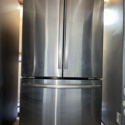 Counter Depth Fridge With Ice Maker Working Great