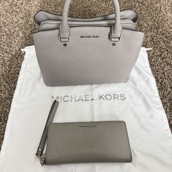 Michael Kors Bag With Matchibg Wallet And Strap