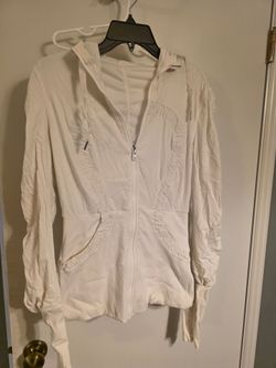 Lululemon jacket size 8