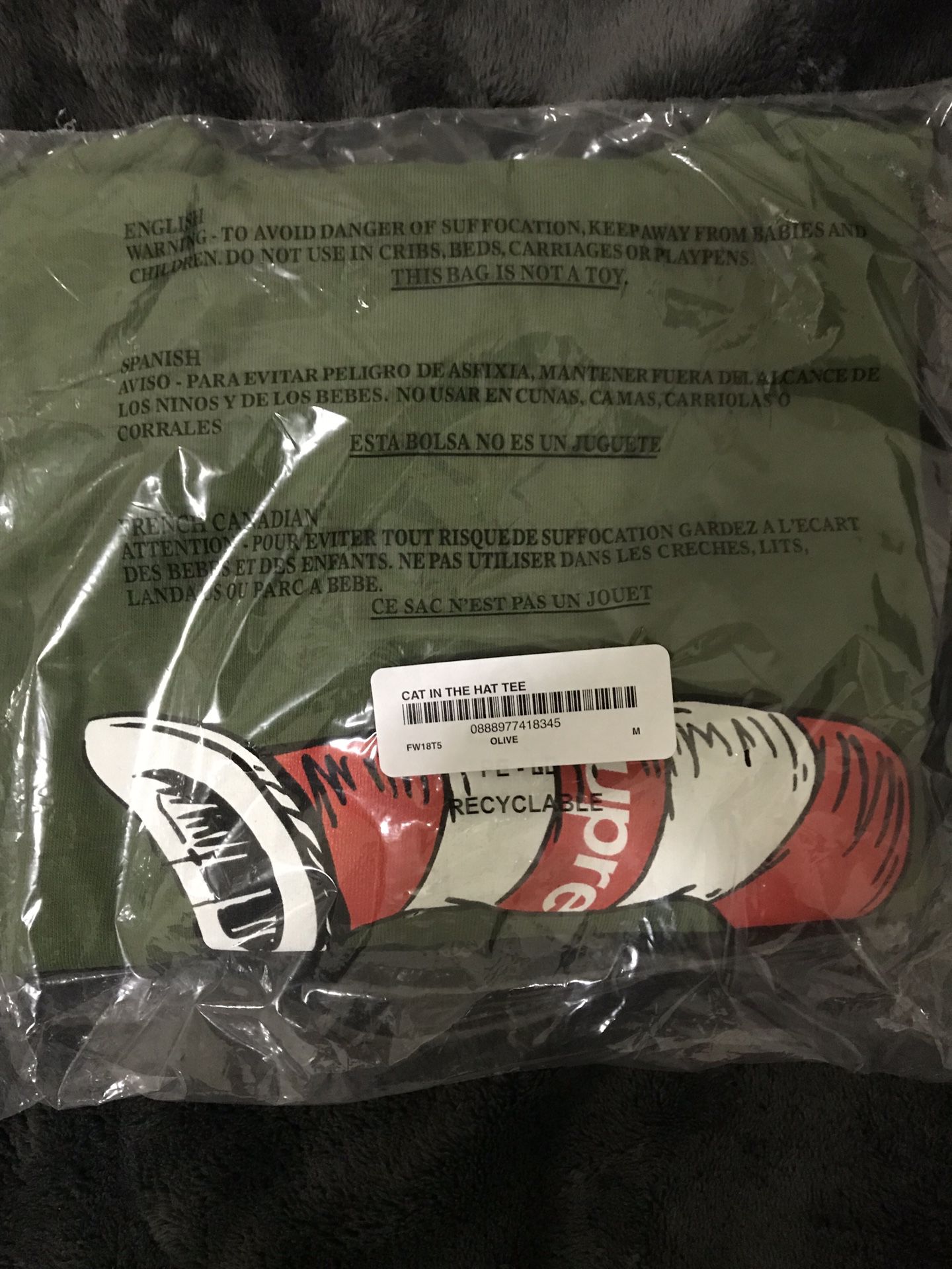 Supreme Olive Cat in the Hat shirt sz M