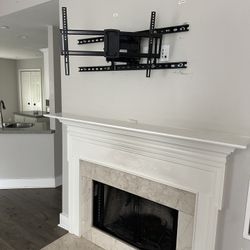 +/- 75” TV Mount