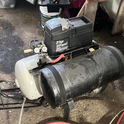 DeVillbliss 20 Gallon Air Compressor With Hose And Removable Extra Tank