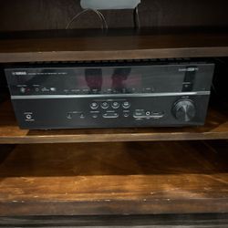Yamaha RX-V677 AV Receiver