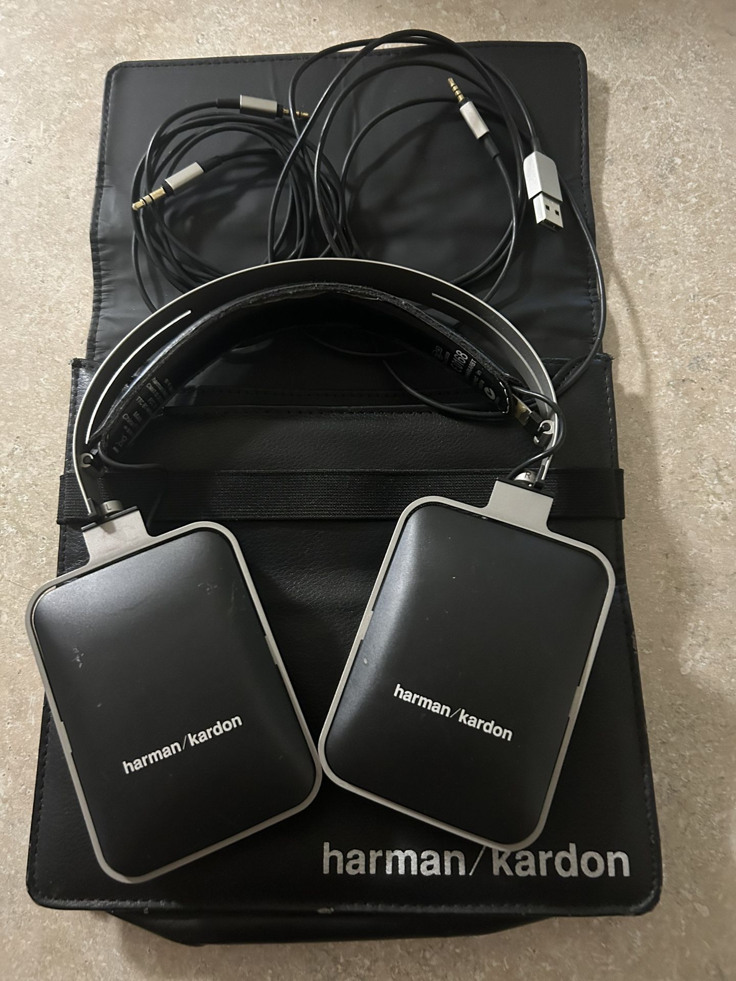 Harmon Kardon BT Headphones Bluetooth