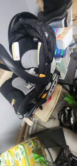 Infant car seat with base