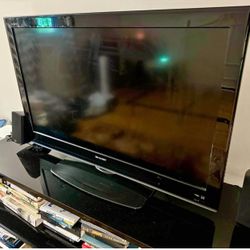 AQUOS LC-42D69U LCD TV HD 1080p