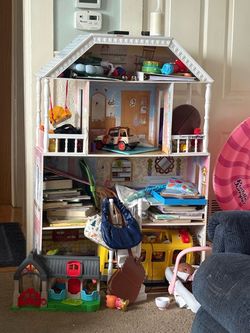 Kids dollhouse