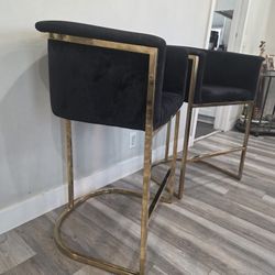 2 Bar Chairs