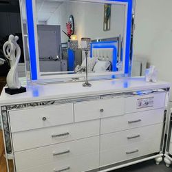 New Classic Valentino Bedroom Set-White/ Fast Delivery 