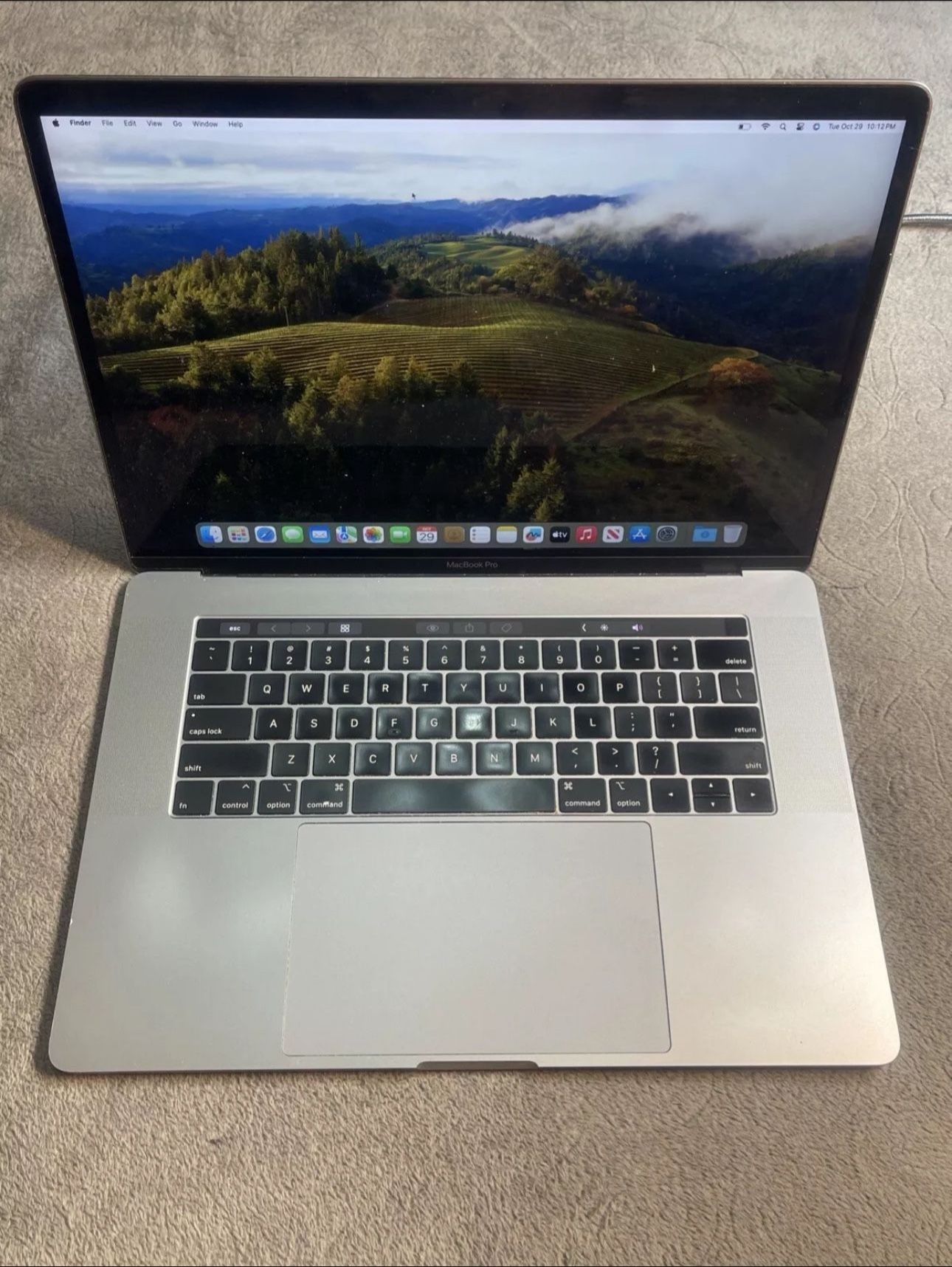 2019 MacBook Pro 15 2.5 GHz / Quad Core i7-32 Gb Ram -1 Tb Hard Drive