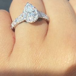 Tear Drop Engagement Ring REAL DIAMONDS 10k