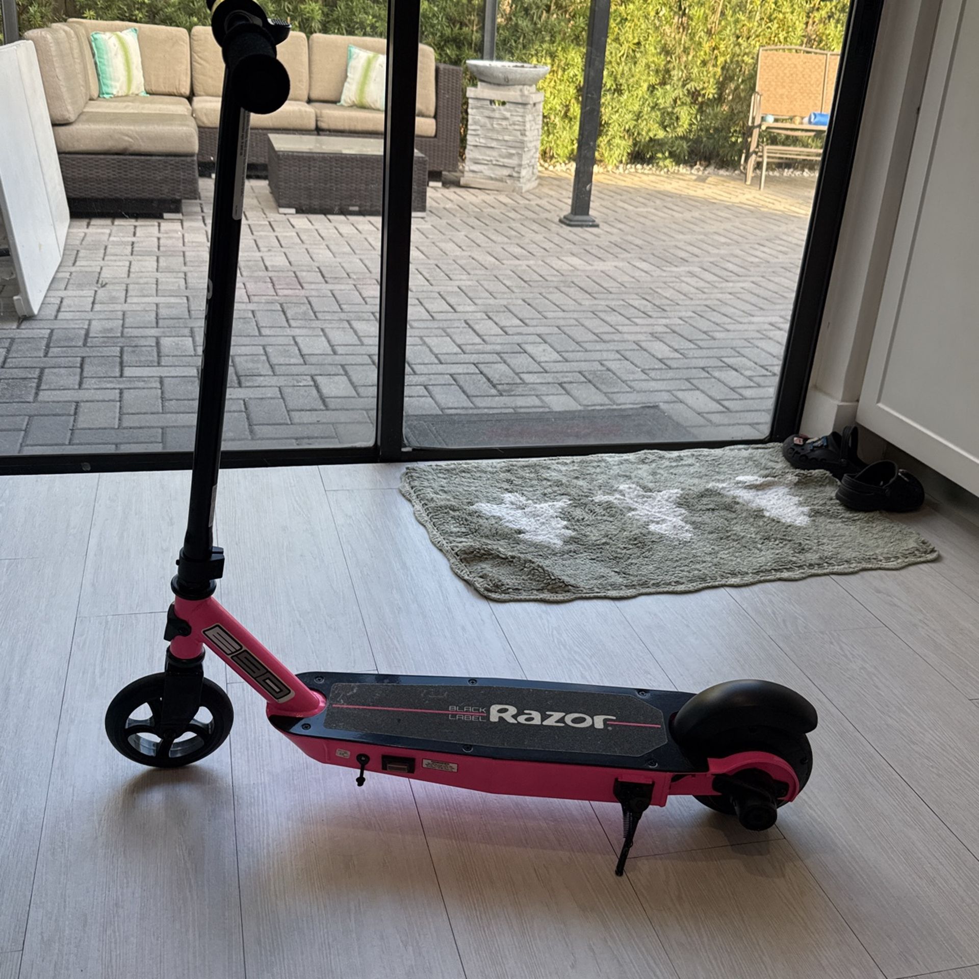 Razor E90 Electric Scooter Pink
