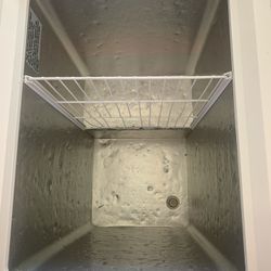 Magic Chef  Freezer 