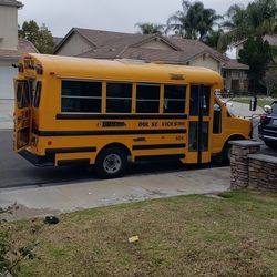 Pet Grooming Short Bus