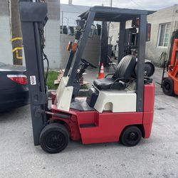 Forklift 